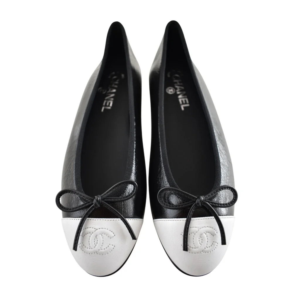 Chanel 26S Black White Crumpled Shiny Lambskin CC Bow Ballet Ballerina Flat 39.5 - Picture 2 of 16